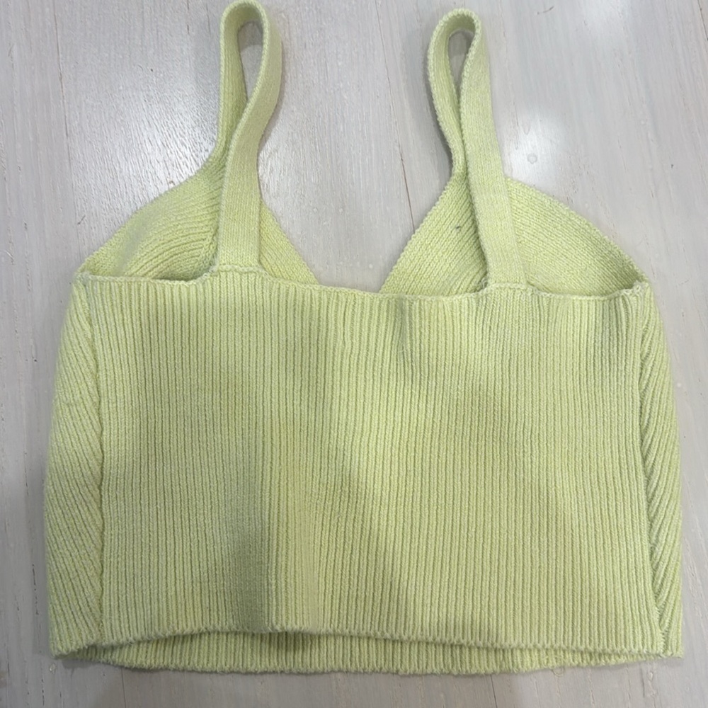 Target Universal Threads Top - Picture 2 of 2